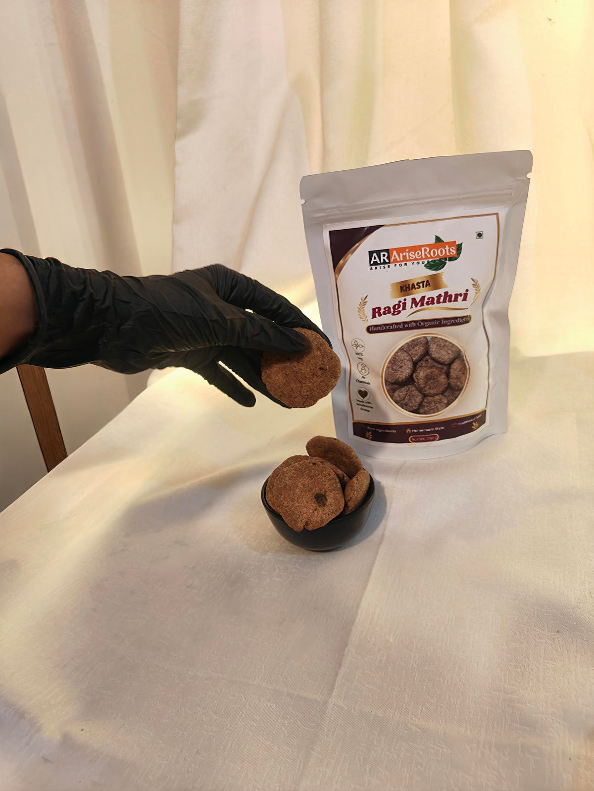 Khasta Ragi Mathri
